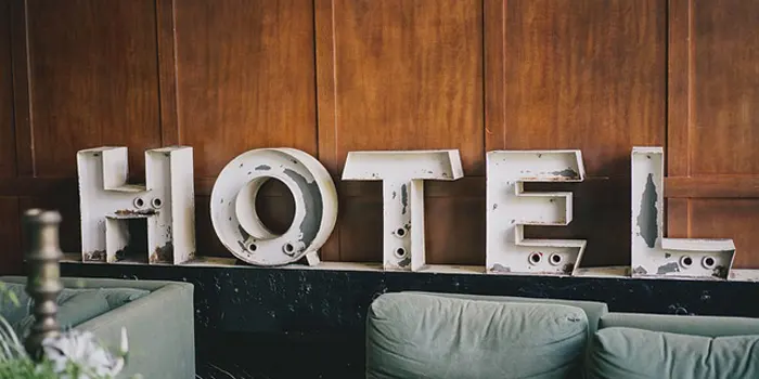 HOTELという並びのアルファベット文字の飾り